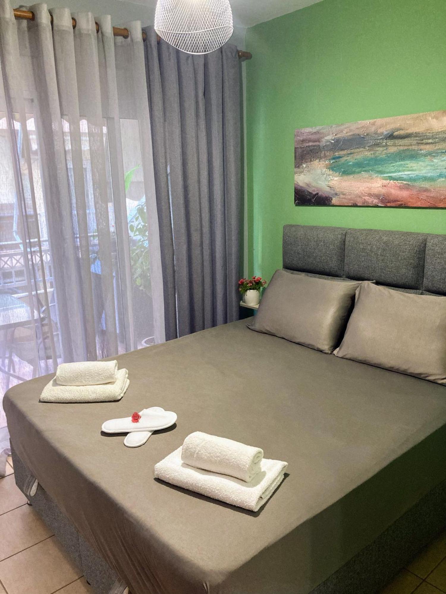 M.O.M.'S Apartment Alexandroupoli Bagian luar foto